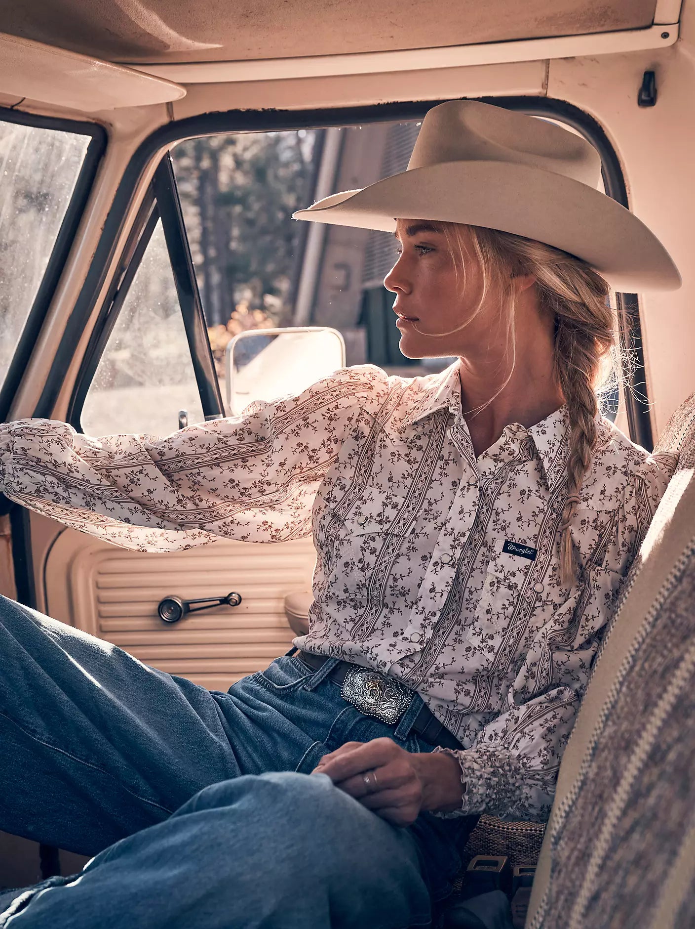Women's Smocked Sleeve Pearl Snap Blouse Wrangler